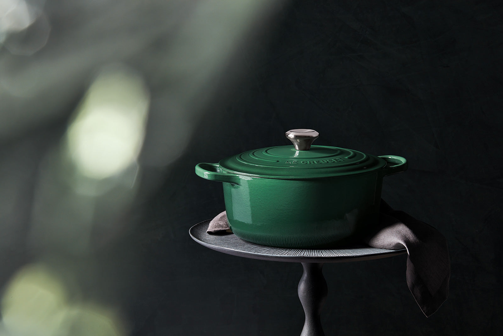 Le Creuset Round Dutch Oven - Artichaut 5.5 qt.