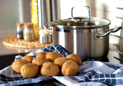 Braised Potatoes with Garlic and Bay Leaves