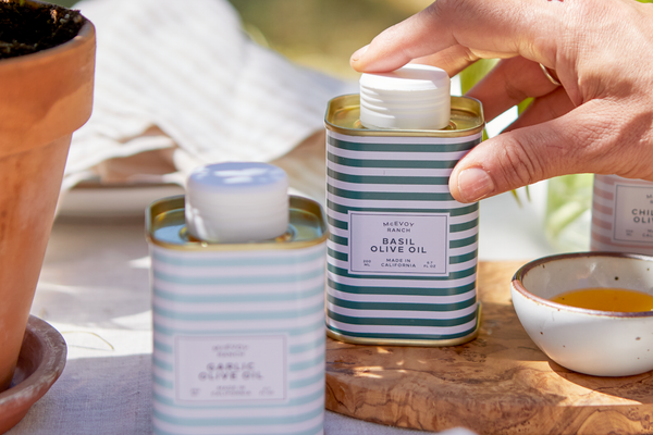 Best Container for Olive Oil: Tin, Glass, Ceramic, or Dispenser?